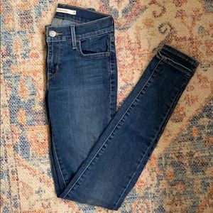 Levi 710 Super Skinny Jeans